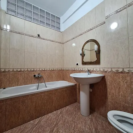 Central City Apartment Apartment *